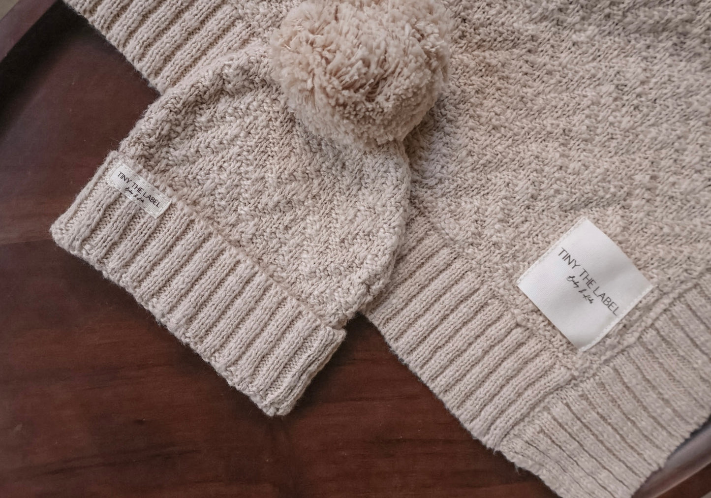 NEWBORN BABYMUTS Baby Marmer (met PomPom)